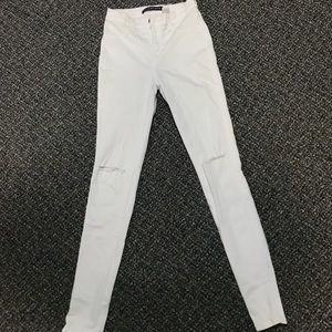 White skinny jeans
